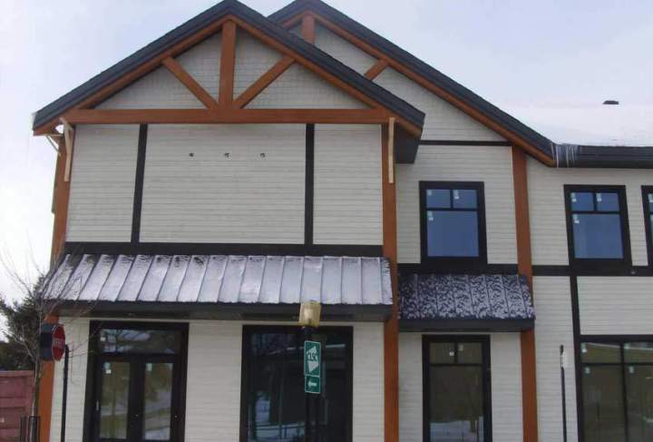 Installation of architectural panels Montreal South Shore