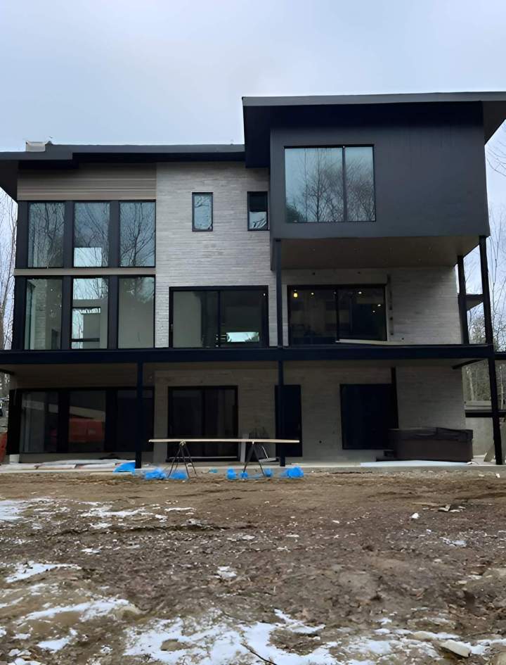 Travaux de revêtement extérieur sur la Rive-Sud de Montréal